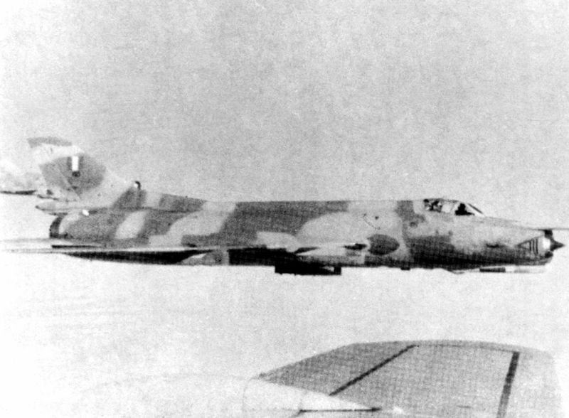 Archivo:Sukhoi22-FAP.jpg