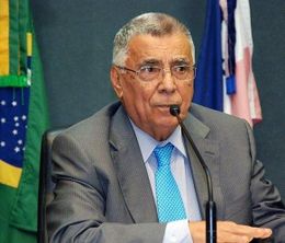 Élcio Álvares.jpg
