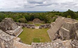 Centro maya caracol.jpg