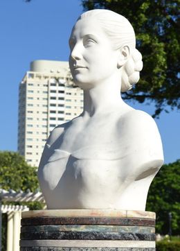 Busto-Eva-Peron-La-Habana.jpg
