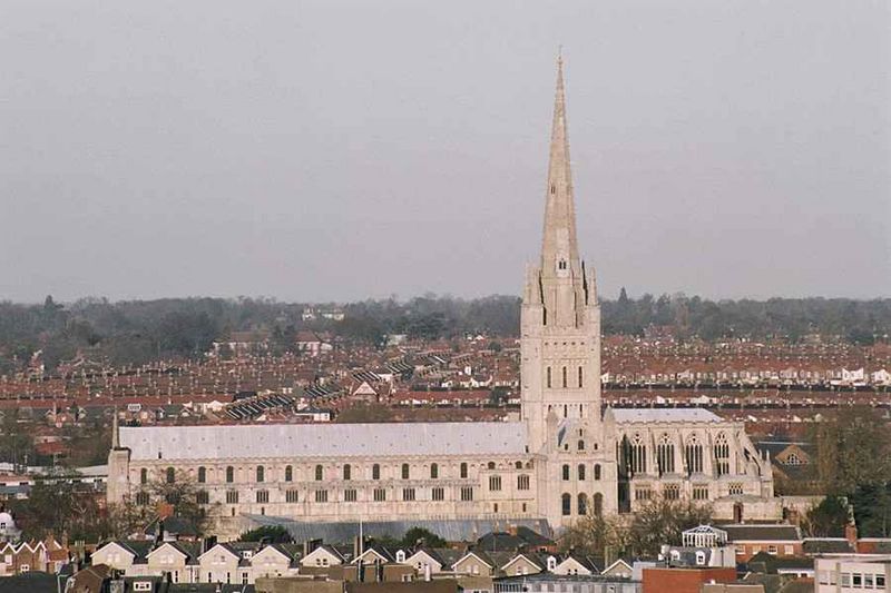 Archivo:Catedral de Norwich.jpg