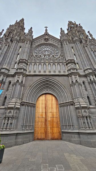 Archivo:Catedral de Arucas.jpg