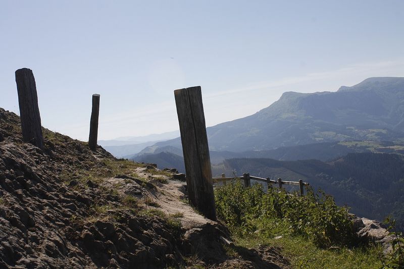 Archivo:Vestigios.jpg