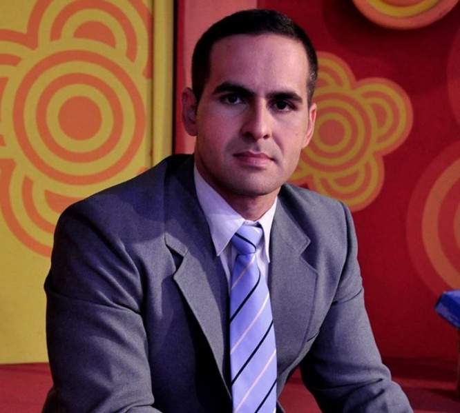 Archivo:Oliverzamora.jpg