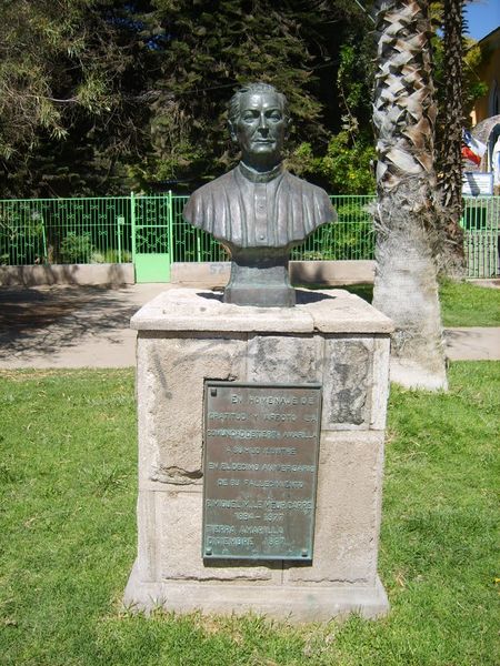 Archivo:Busto del Padre Miguel Lemeur.jpg