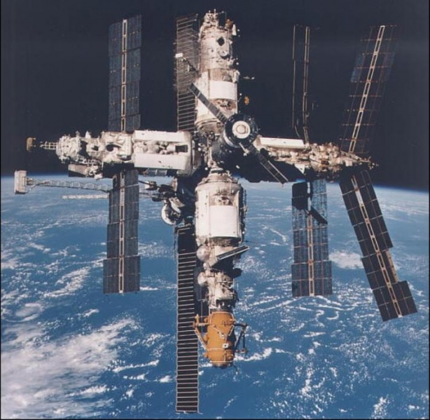 Archivo:Estación Espacial Mir.JPG