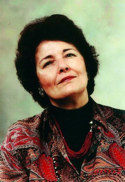Archivo:Emilynasrallah.jpg