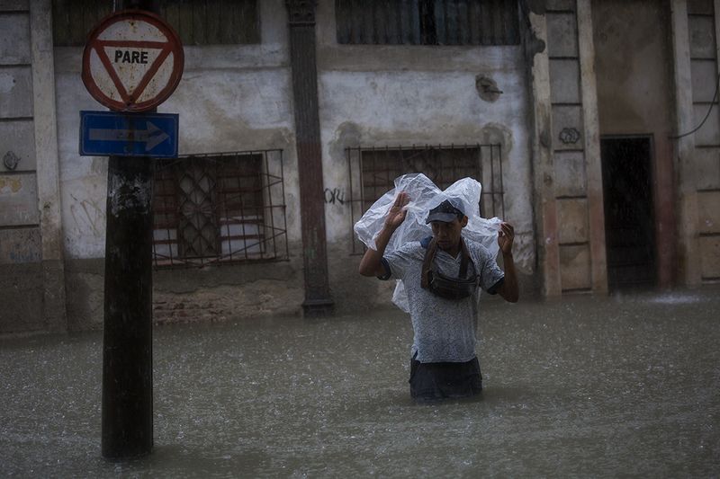 Archivo:Lluvias-habana-cuba-8.jpg