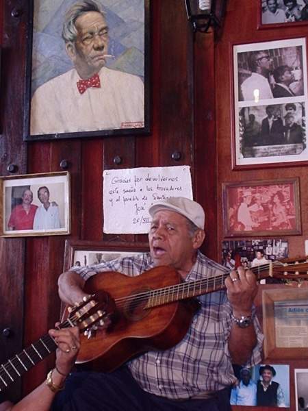 Archivo:Alejandro Almenaresrectif.jpg