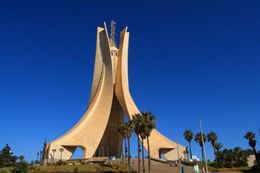 Monumento a los mártires de la guerra de independencia de Argelia..jpg