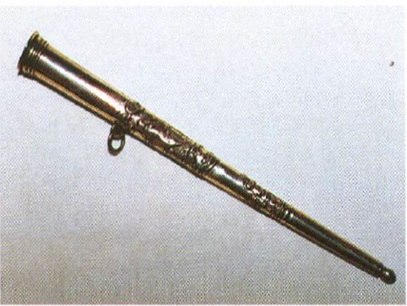 Archivo:Cerillero de plata.jpg