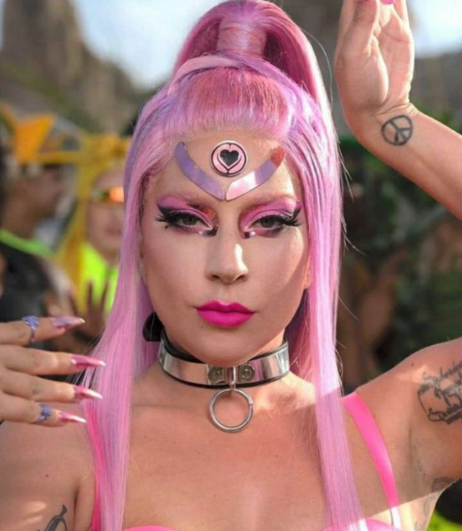 Archivo:Lady gaga stupid love.png