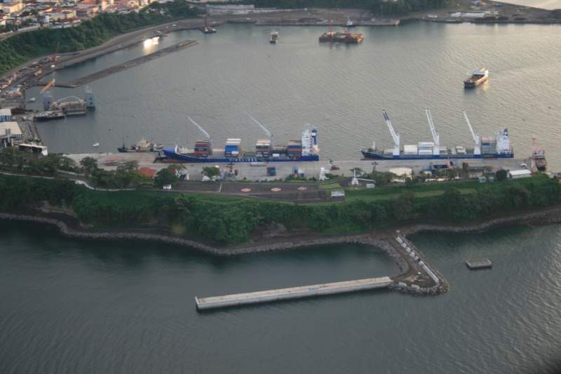 Archivo:Muelle de carga.jpg