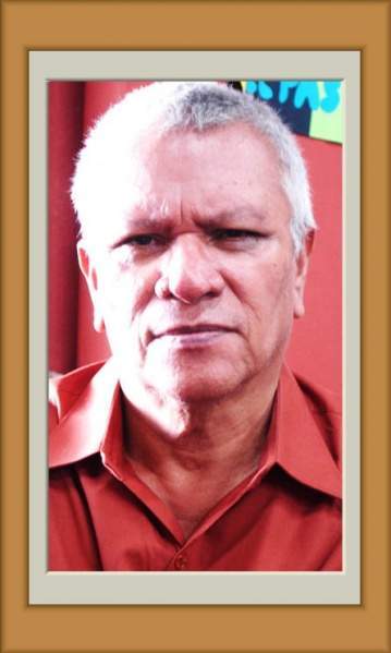 Archivo:Julio Iraheta Santos.jpg