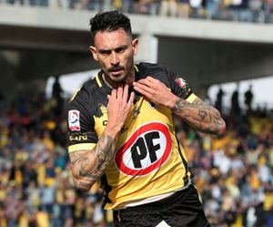 Mauricio pinilla.jpeg