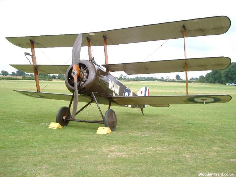 Archivo:Sopwith Triplane.jpg