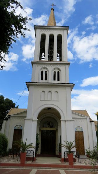 Archivo:Fachada Iglesia San Enrique, Chimbarongo.JPG