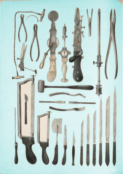 Instrumentos antíguos de amputación.png