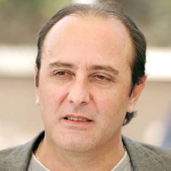 Archivo:Alejandro-Urdapilleta.jpg