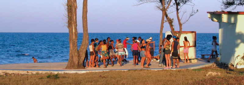 Archivo:Campismo playa amarilla.jpeg