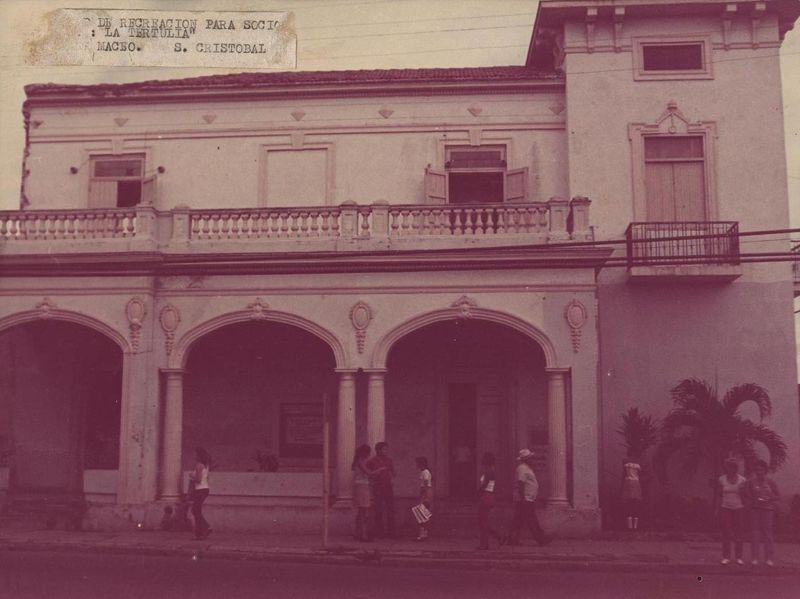 Archivo:220px-Parque1.jpg