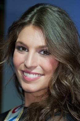 Laury Thilleman.jpg