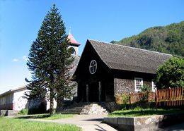 Iglesia Curarrehue4.jpg