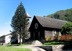 Iglesia Curarrehue4.jpg