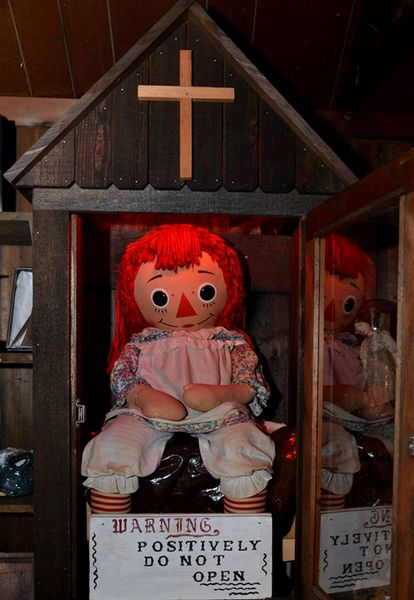 Archivo:Muñeca Anabelle.jpg