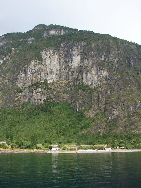 Archivo:Cerro Huequecura5.jpg