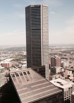 JPMorgan Chase Tower.jpg