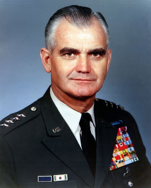 Archivo:William Westmoreland.jpg