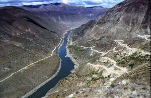 Canon-yarlung-zangbo-china galeria principal size2.jpg