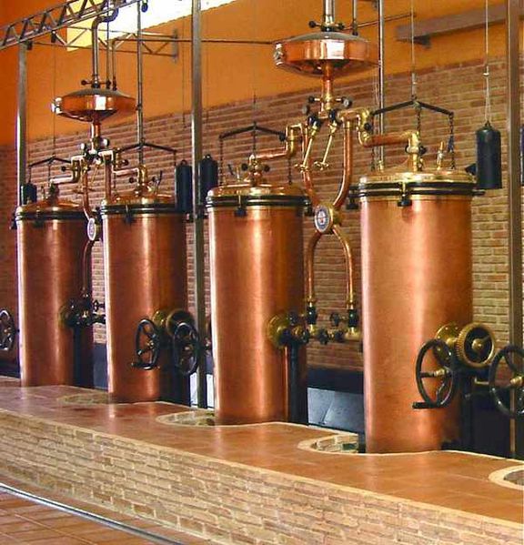 Archivo:Historia-del-aguardiente.jpg