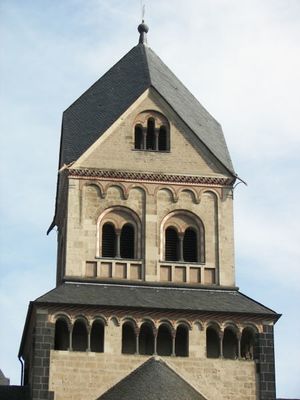 450px-Maria Laach 04.jpg
