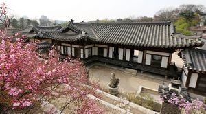 Conjunto-del-palacio-de-changdeokgung.jpg