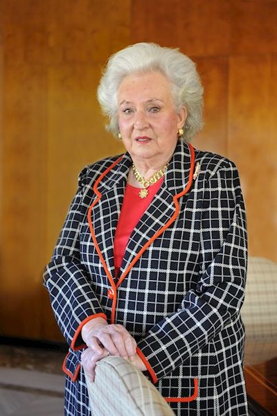 Archivo:Pilar de borbon.jpg