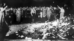 Quema de libros en la Alemania nazi.jpg