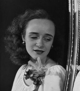 Charlote Davis M.jpg