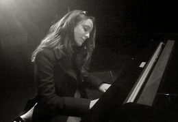 Marta Sánchez pianista.jpg
