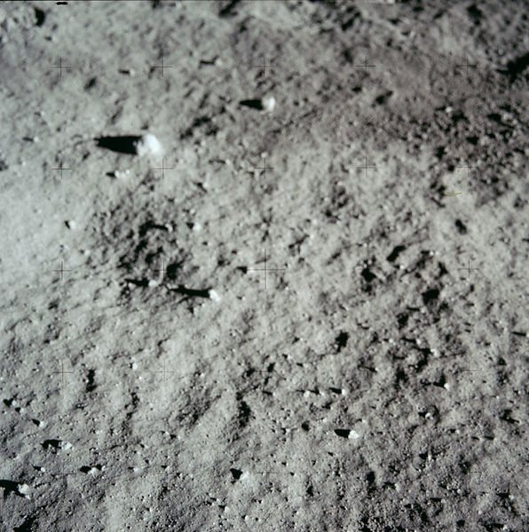 Archivo:Regolito lunar 2.jpg