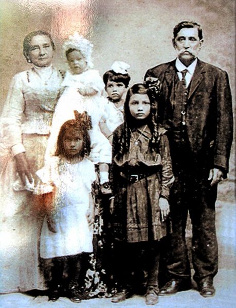 Archivo:FamiliaPedroAPerez.jpg