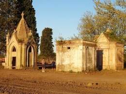 Cementerio-abandonado-de-san-andres-de-giles 1013941.jpg