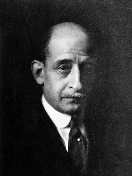 Archivo:Fotografía de Enrique Martínez Cubells.jpg