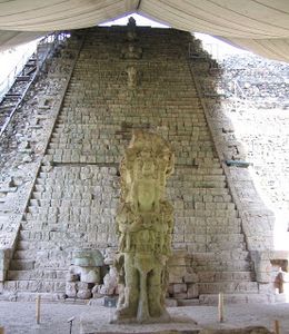 Escalinata de los Jeroglíficos.jpg
