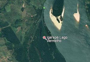 Igarapé Lago Vermelho (Brasil).JPG
