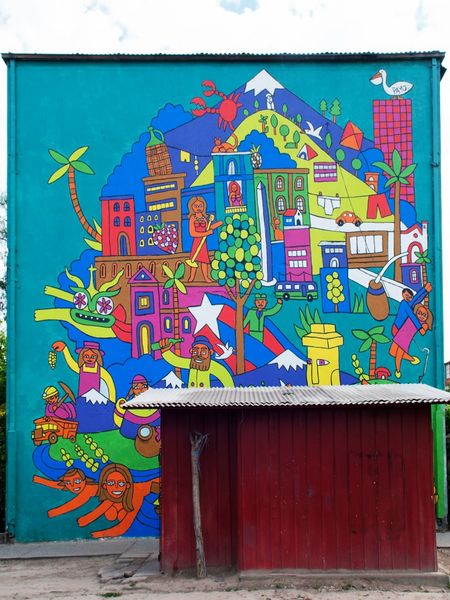 Archivo:Mural Somos-latinos.jpg