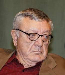 Antonio Martínez Sarrión.jpg