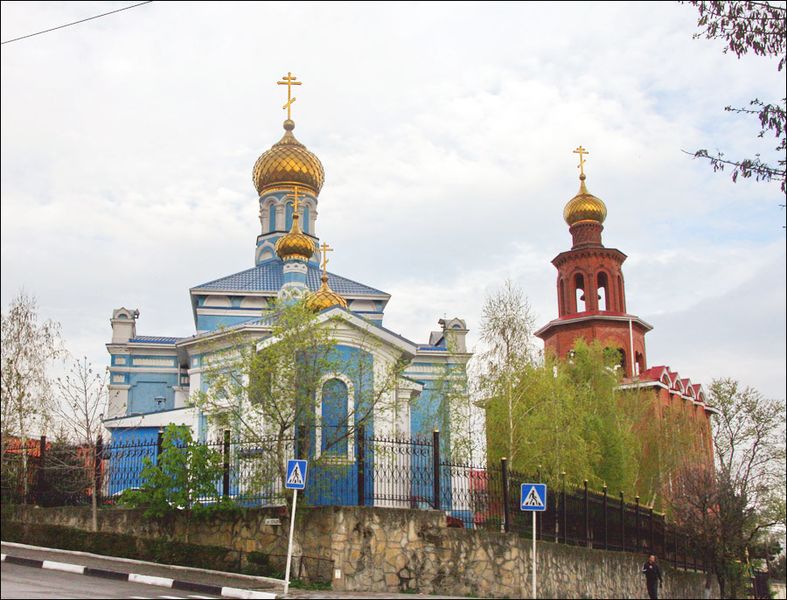 Archivo:CatedralAsunciónNovorossiyskRusia.jpg