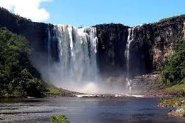 Salto Aponwao.jpg